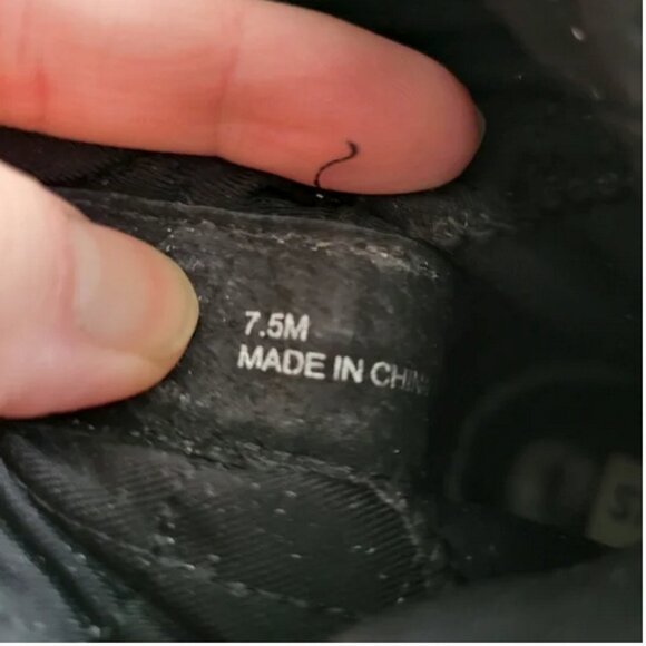 Stylish Black Wedge Boots - Picture 4 of 4